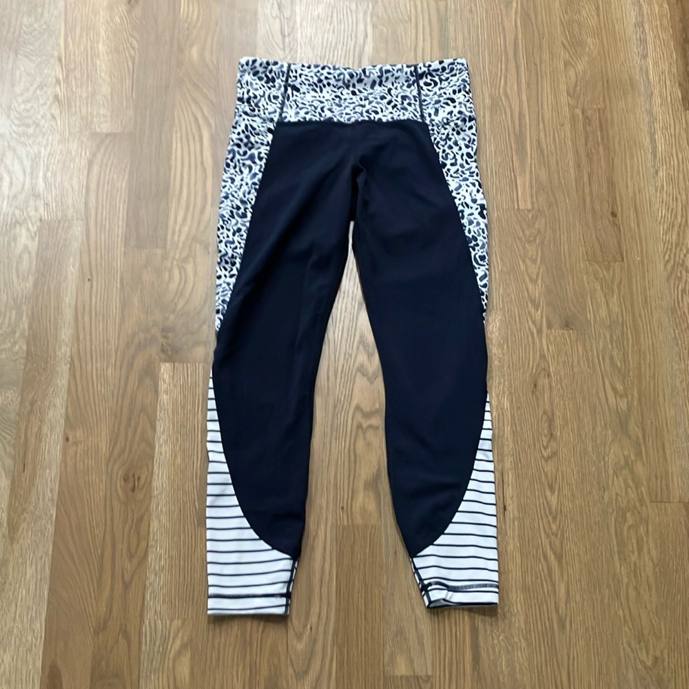 Athleta Women’s Navy White Striped Animal Print Capri Cropped Legging